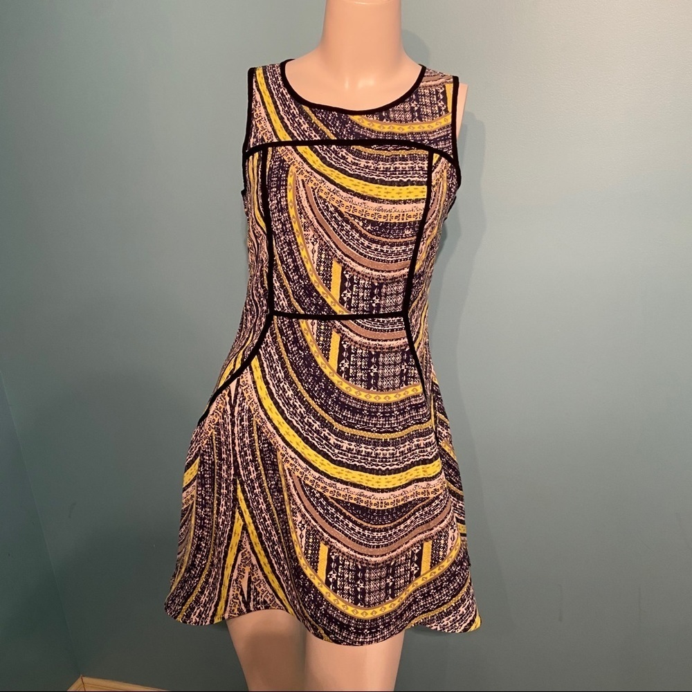 Very J women’s fit  and‎ flare dress in size small